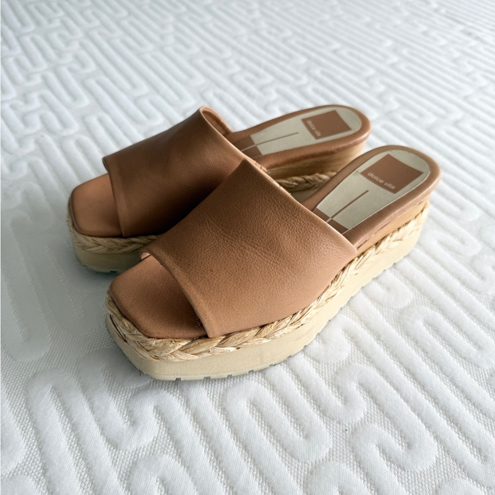 🤎 Dolce Vita Chavi Tan Mules Slide Sandals with Rubber Wedge Sole
